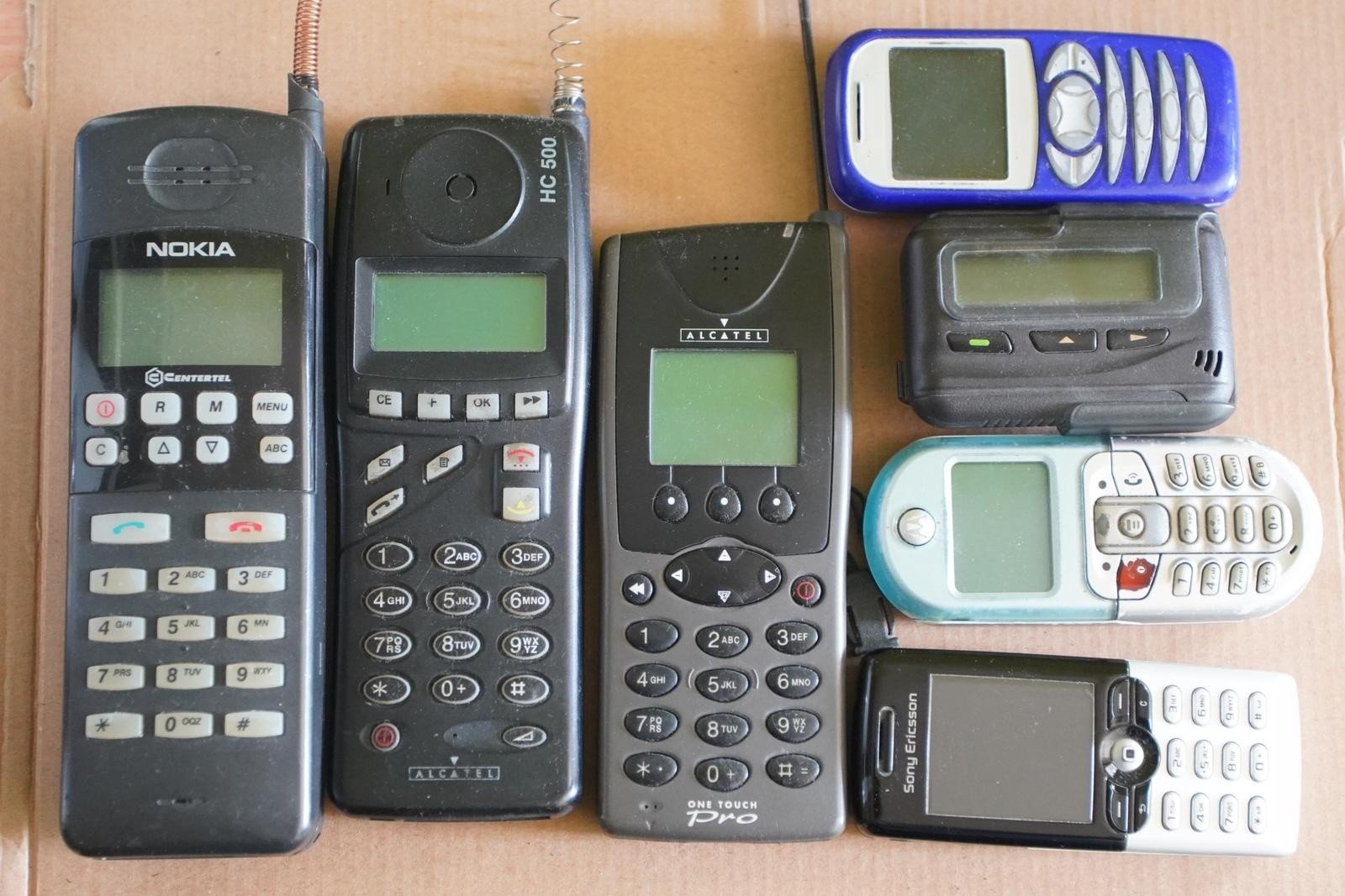 Pamiętasz te stare telefony komórkowe? Oto pierwsze komórki, od których  wiele osób zaczynało przygodę z elektroniką | GRA.PL