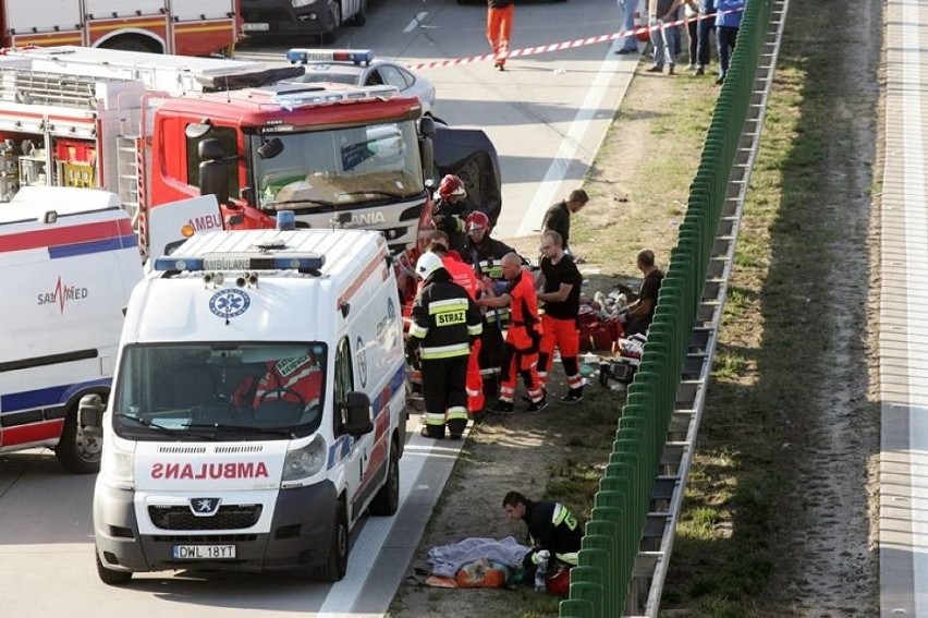 Wypadek na A4. Ranna kobieta, lądował śmigłowiec LPR [ZDJĘCIA]