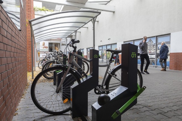 Stacja dla rowerów, testowana pod galerią Focus Mall - obiecujący pomysł
