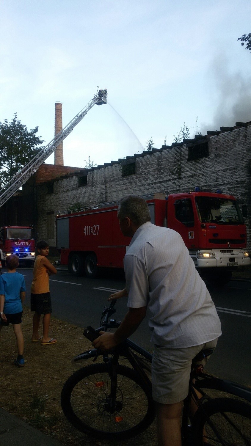 Pożar starej rzeźni w Chorzowie. Zobacz wideo...