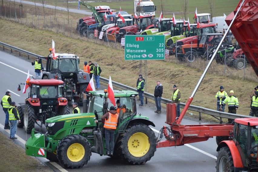 Protest rolników pod Nowy Dworem Gdańskim. Blokada trasy S7