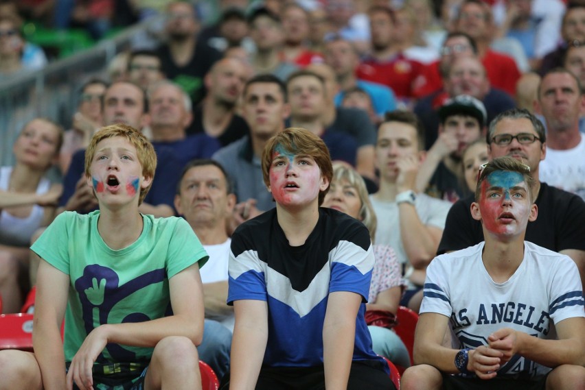 Podczas meczu Czechy - Dania atmosfera na trybunach była...