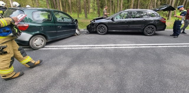 Czołowe zderzenie na DK45 w Jasieniu.