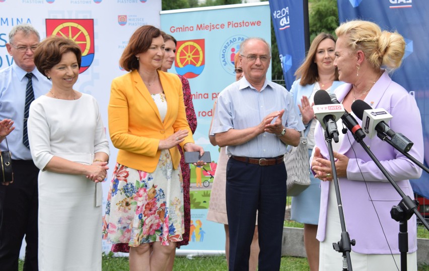Rząd chce wspierać samorządy tworzące żłobki. Minister Marlena Maląg podczas pikniku w Łężanach zapowiedzia, że będą pieniądze na ten cel