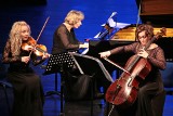 Lwowskie Trio Fortepianowe z koncertem i wernisaż Jadwigi Katarzyny Szałuchy w Grudziądzu [zdjęcia]