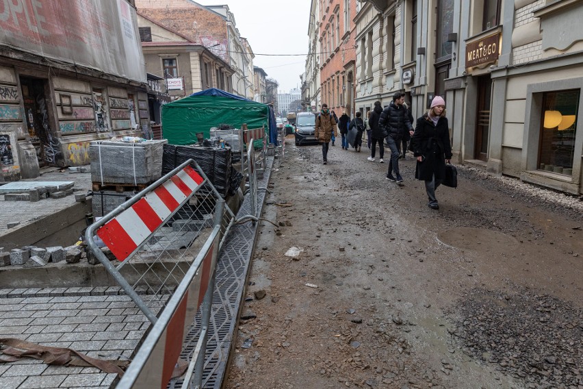 Kraków. Przebudowa ulicy Krupniczej - niby blisko końca, a postępów nie widać