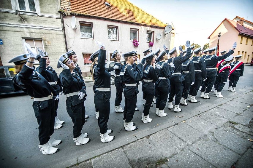 Na darłowskim rynku miało miejsce pasowanie klas pierwszych...