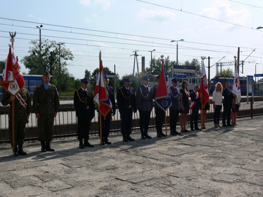 W Sandomierzu upamiętniono 79. rocznicę nalotu niemieckiego na dworzec kolejowy [ZDJĘCIA]