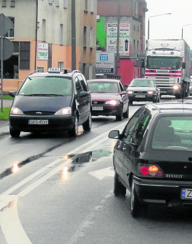 O tym, że droga jest niezbędna, aby usprawnić ruch w centrum Kościerzyny mówiło się od dawna.