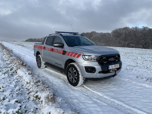 Nowy, lekki samochód do ratownictwa wysokościowego strażaków z OSP Będkowice