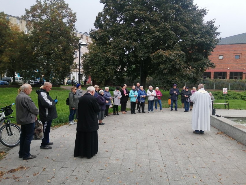 Akcja modlitewna pt. "Koronka na ulicach miast" ZDJĘCIA