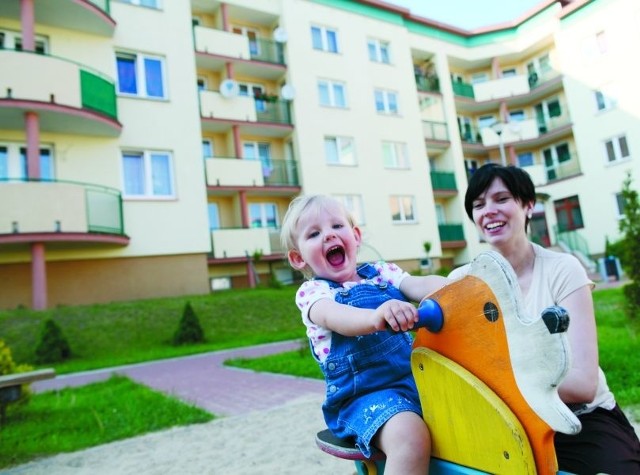 Marcie Siemieniuk-Jóźwiuk po długim oczekiwaniu udało się w umieścić córkę Natalię w żłobku. &#8211; Miasto powinno wspierać rodziców &#8211; mówi. &#8211; Zwłaszcza matki, które po urlopie macierzyńskim chcą wrócić do pracy.