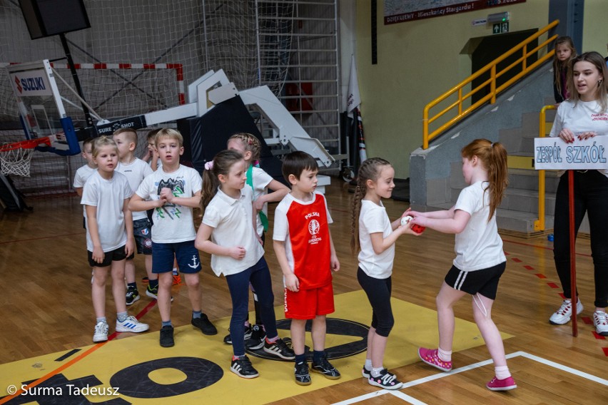 Ale frajda z Mikołajem w Stargardzie. Świetna zabawa i sportowa rywalizacja [ZDJĘCIA]