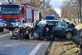 Wypadek w Rostkach gm. Szelków. Zderzenie 3 pojazdów na DK61. 20.12.2021