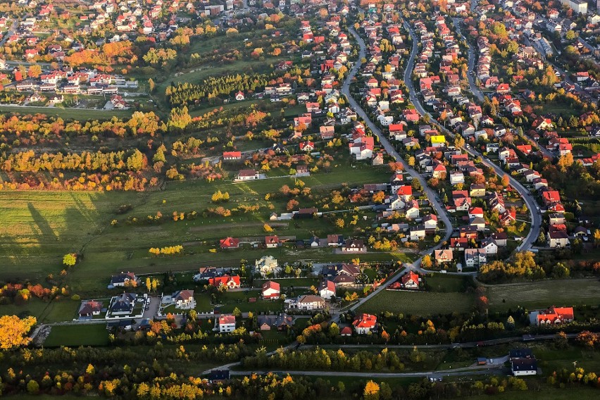 Myślenice i okolice w jesiennym słońcu i jesiennych mgłach [ZDJĘCIA]