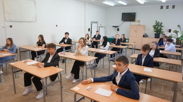 Uczniowie opatowskiej "Jedynki" pisali egzamin ósmoklasisty w języka angielskiego