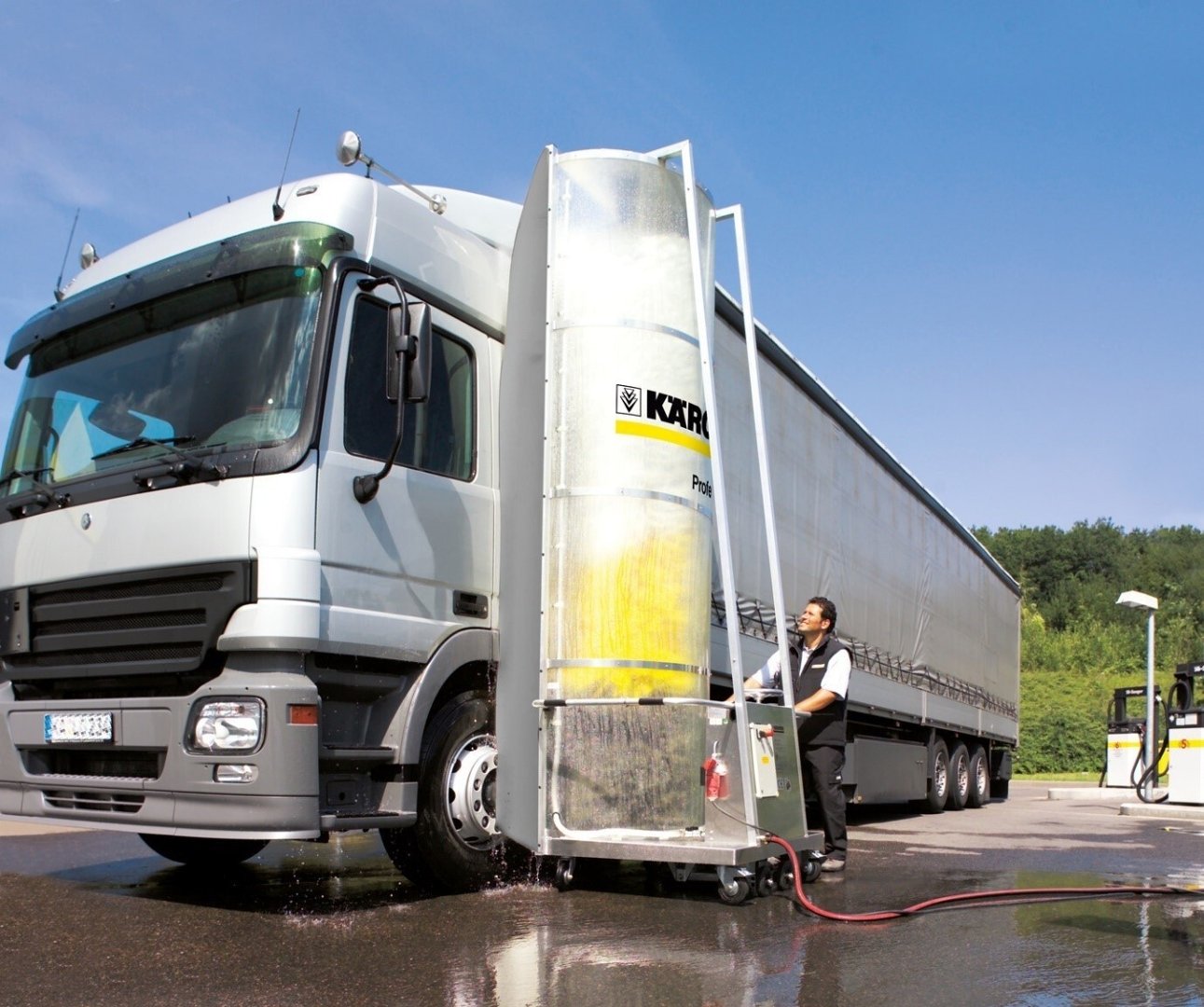 Mobilne myjnie dla samochodów ciężarowych i autobusów - poznaj rozwiązania  Kärcher | Motofakty