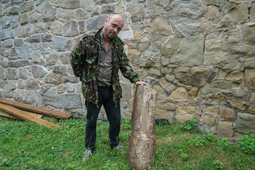 Nowy Sącz: Park im. Styczyńskiej kryje zamkowe skarby 