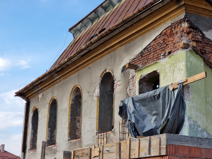 Budynek po dawnej synagodze w Przemyślu odzyska życie. Po remoncie będzie pełnił funkcję usługowo-handlową [ZDJĘCIA]