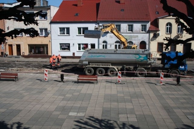 Na remontowanym odcinku drogi i chodnika pojawi się nowa nawierzchnia