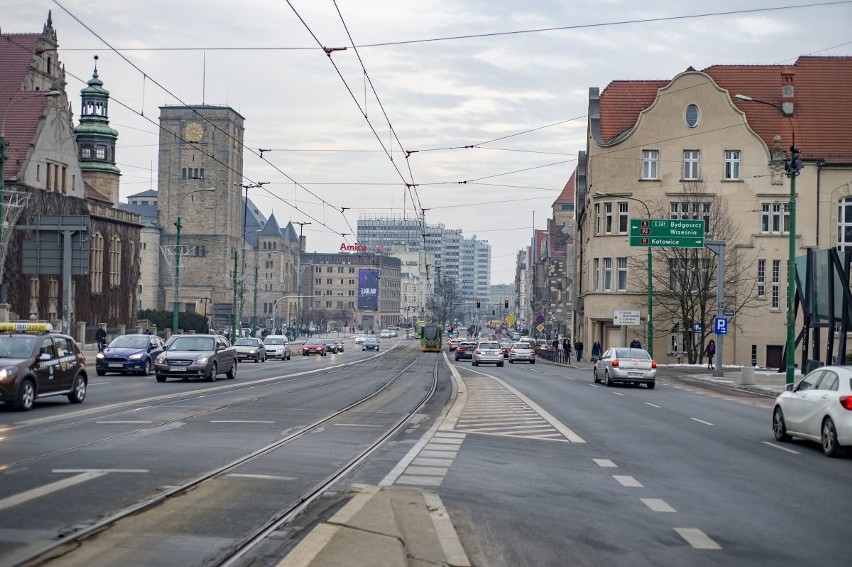 Poznań: Na ulicy Święty Marcin nocami wykonywane są odwierty geologiczne