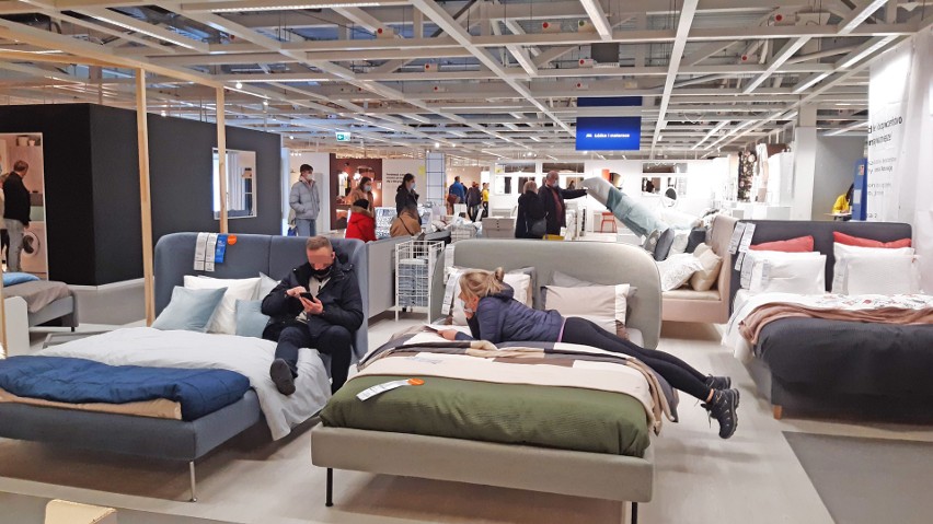 IKEA podczas lockdownu jest otwarta. W sobotę, 20 marca,...