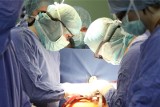 Wszczepili choremu sztuczne serce. Pierwsza taka operacaja w Polsce. Lekarze z Zabrza wycięli pacjentowi serce i zastąpili je sztucznym 