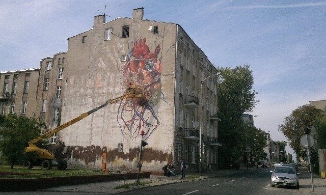 Kolejny mural powstaje w Łodzi na kamienicy przy ul. Wólczańskiej 109.
