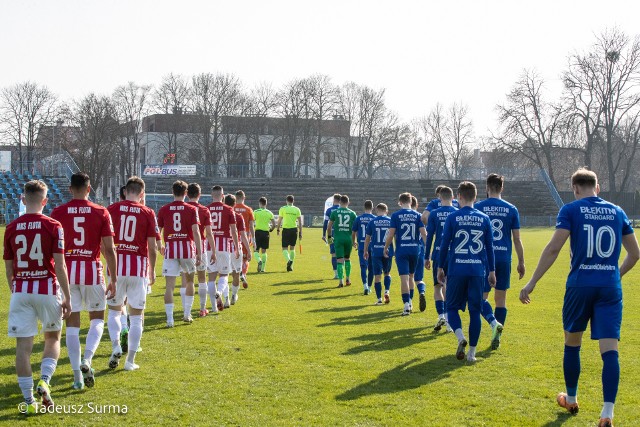 Drużyny Floty i Błękitnych przegrały swoje spotkania 0:3.