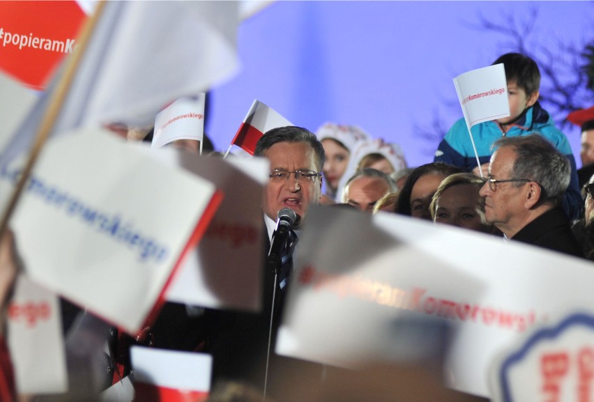 Prezydent Bronisław Komorowski łączy oficjalne wystąpienia...