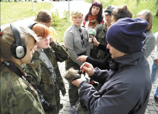 W projekcie wzięły m.in. harcerki z zastępu Zośka. Dziewczyny w sobotę spacerowały po mieście i nagrywały dźwięki.