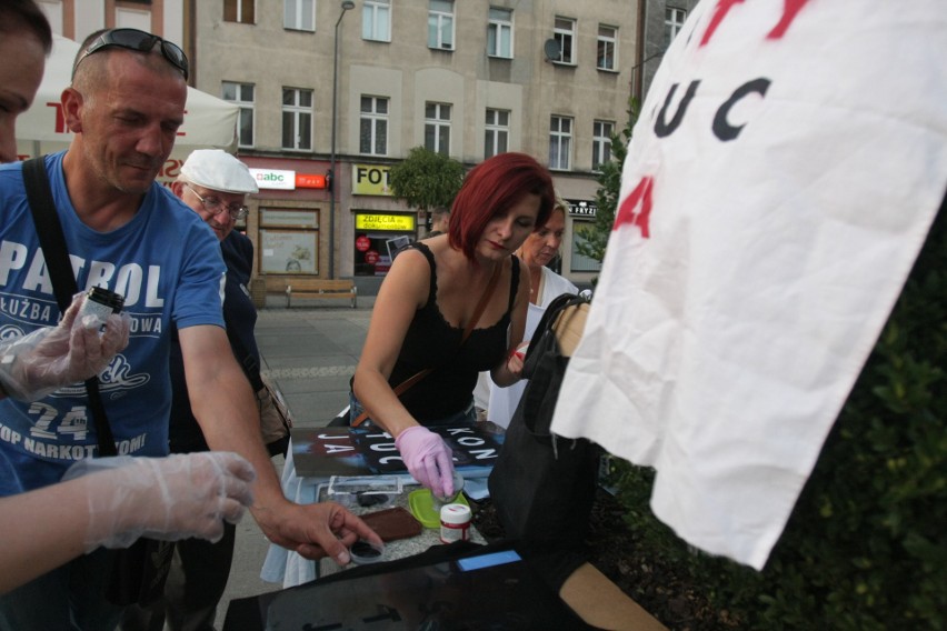 Katowice, 9 sierpnia: happening na Rynku pod hasłem „Z...