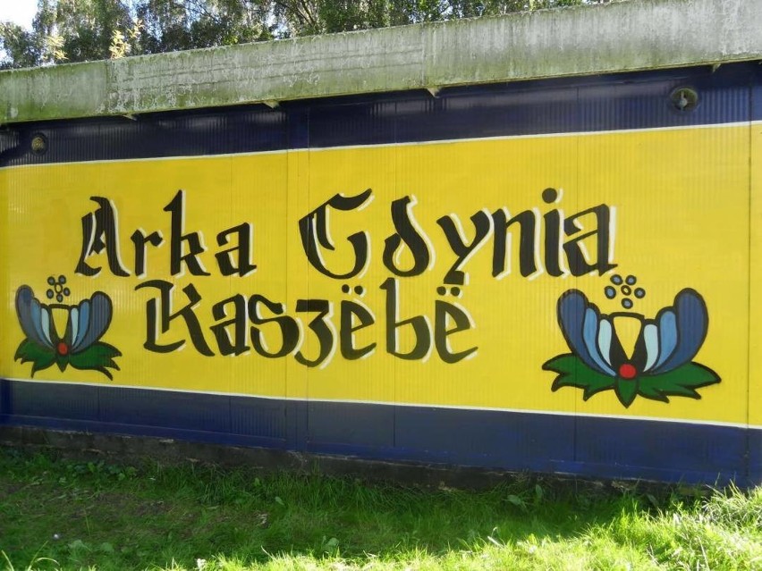 Murale Arki Gdynia zachwycają! Które są najbardziej efektowne? Murale kibiców żółto-niebieskich na całym Pomorzu!