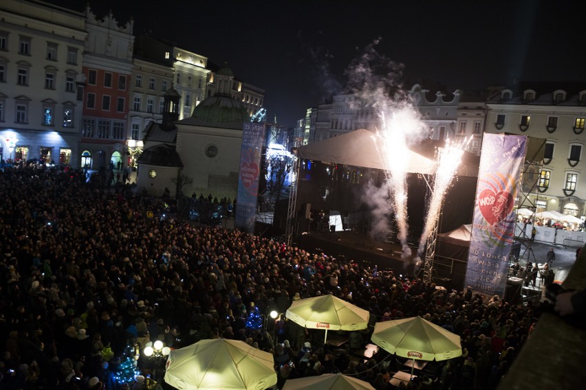 Zakończenie WOŚP na Rynku w Krakowie - Światełko do nieba i koncert "Kabanosa" [ZDJĘCIA]