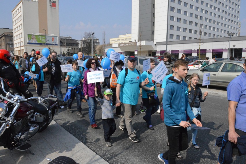 Niebieski marsz przeszedł przez Gdynię [ZDJĘCIA]