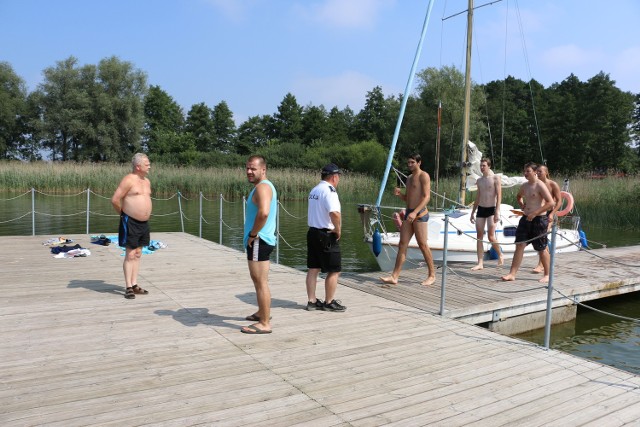 Patrol z policjantami po jeziorze GopłoKilka dobrych rad przed pływaniem od st. asp. Grzegorza Woźniaka.