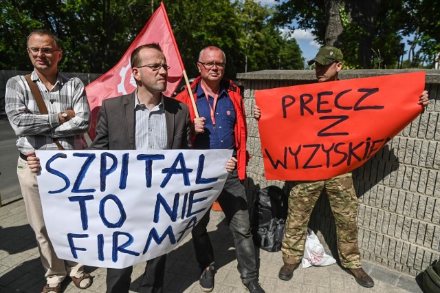 03.07.2019 GdańskProtest Cypriana Kraszewskiego przeciwko wyzyskowi w gdańskiej placówce medycznej. Łamanie praw pracowniczych na terenie UCK.