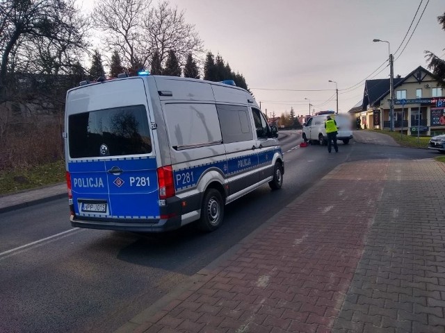 Wypadek w Jastrzębiu: 60-latek wjechał dostawczakiem w 85-latka na rowerze.Zobacz kolejne zdjęcia. Przesuwaj zdjęcia w prawo - naciśnij strzałkę lub przycisk NASTĘPNE