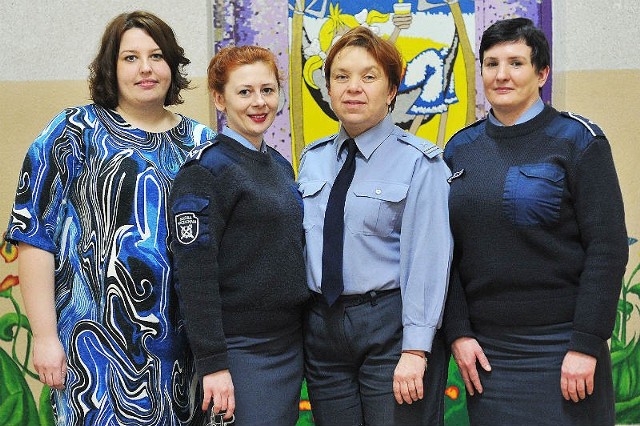 Psycholog Karolina Klimka, młodszy chorąży Aneta Iwańczyk, major Simona Wójtowicz, chorąży Marzena Sobota - to zgrany i doświadczony kobiecy team Aresztu Śledczego w Nisku.