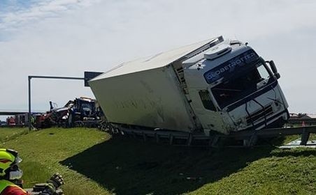 Wypadek na drodze krajowej numer 7. Są utrudnienia, policja zaleca podróż objazdami.