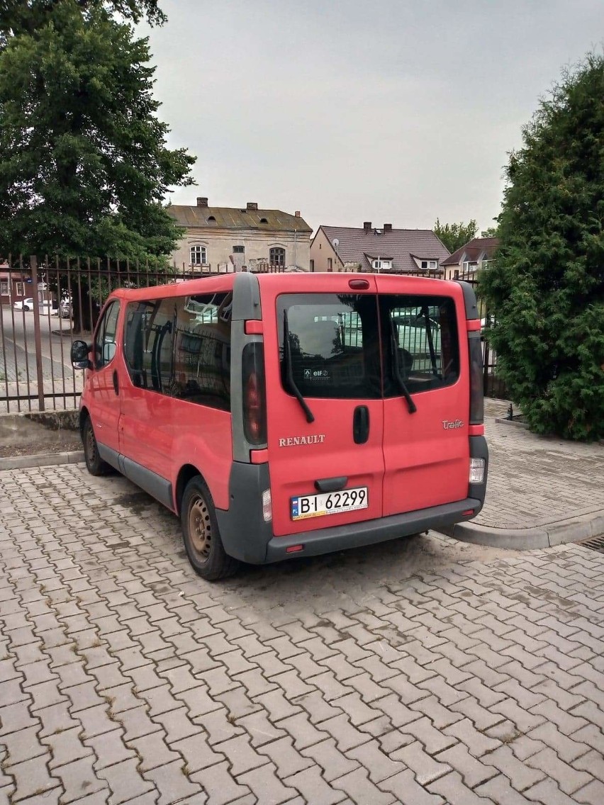 Renault JL TRaffic wystawiony w przetargu przez pogotowie...