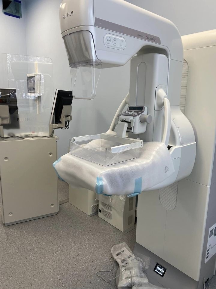 Nowoczesny aparat USG i mammograf już w sandomierskim szpitalu. Lekarze i pacjentki zachwycone. Zobaczcie zdjęcia