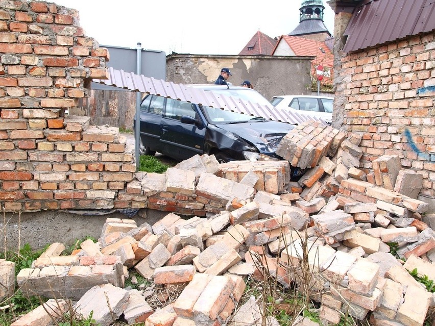 W poniedziałek około godz 15 na ul. Lindego w Białogardzie...