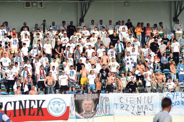 Kibice ze Szczecinka mają powody do radości &#8211; oba zespoły będą oglądać na IV-ligowych boiskach. 