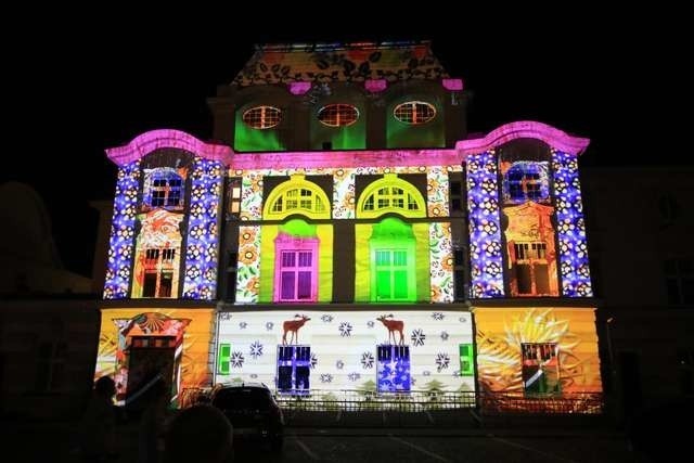 Kolorowana fasada Teatru Horzycy - interaktywne atrakcje tegorocznego Bella Skyway Festival