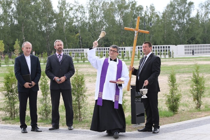 Będą nowe miejsca na cmentarzu w Cedzynie. Jest też kolumbarium