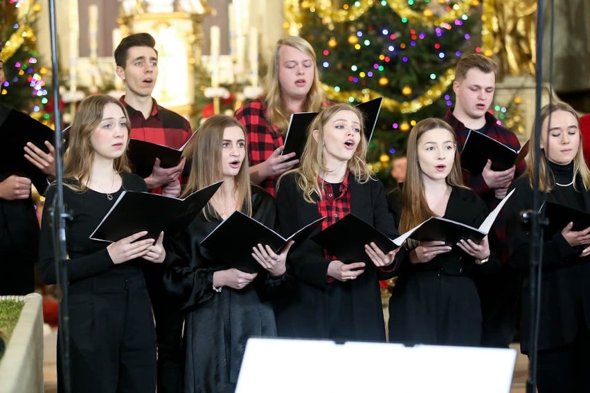 Koncert charytatywny u bernardynów z Warty dla Sylwka i...