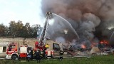 Gigantyczny pożar w Wąchocku! Płonęły dwie hale 