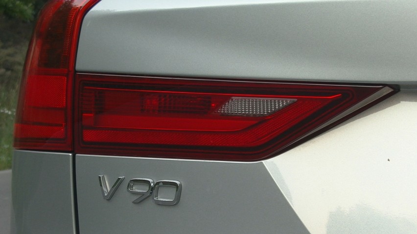 Volvo V90...