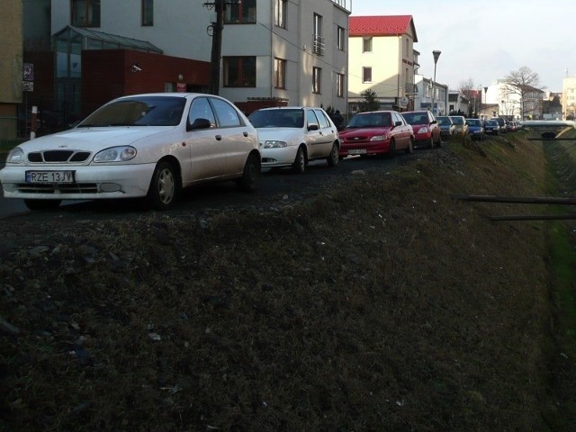 Po przykryciu kanału, za ZUS-em ma powstać parking na ok. 100 samochodów.